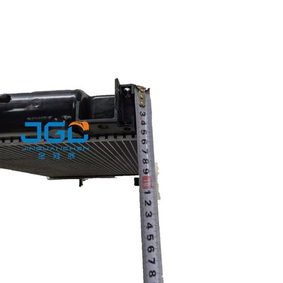 PC40-8 PC50-8 PC35-8 PC30-8 Радиатор экскаватора 20T-03-81111